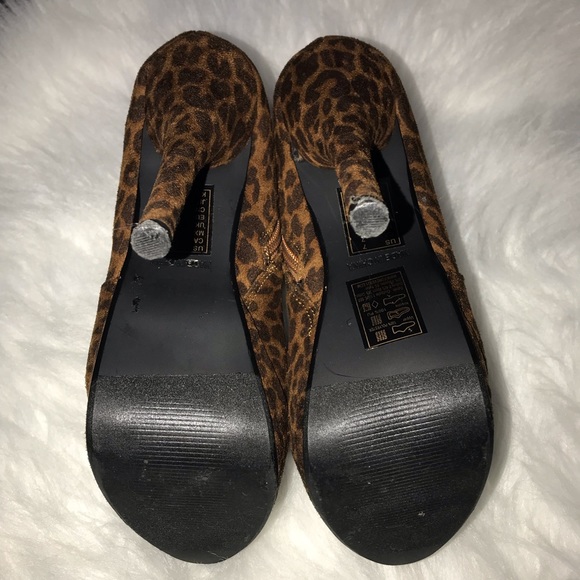 Cute ankle bootiesππHPππ - Picture 3 of 8